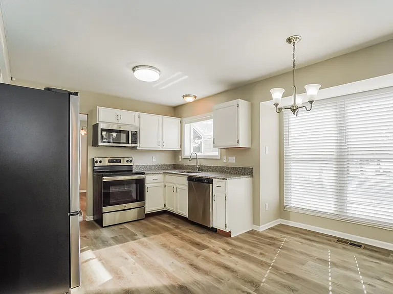 5305 Frisco Dr — Photo 8