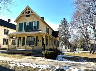 6 Fountain St, Clinton, NY 13323