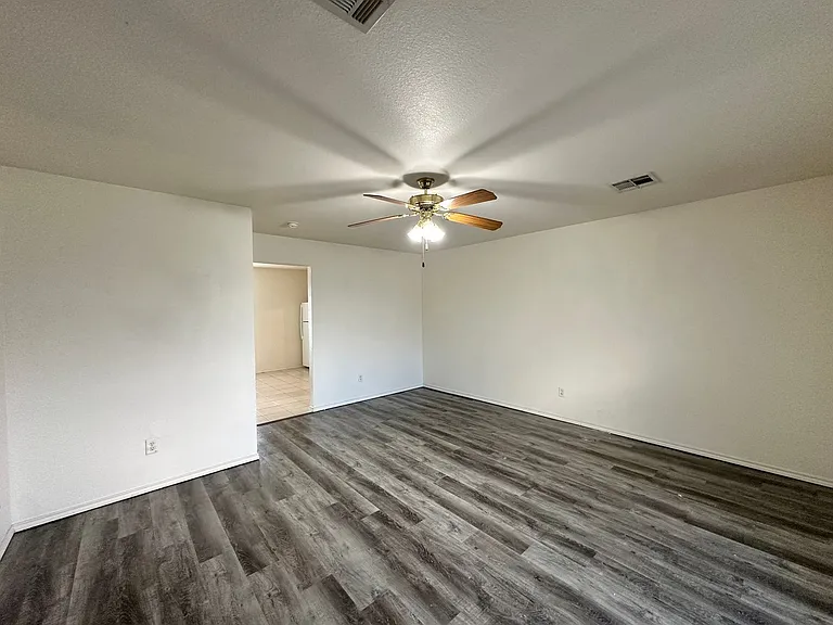 4004 Eula Bea Ct — Photo 3