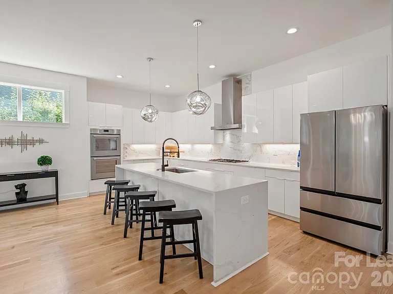 3008 Holt St — Photo 10