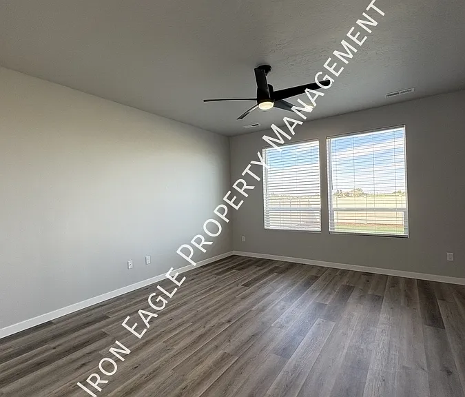 5667 S Memory Ave — Photo 12