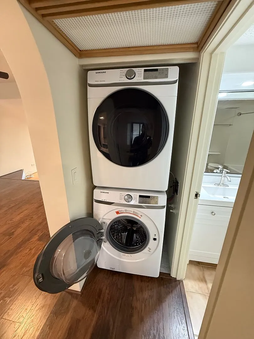 Hawaii Kai - 1 Bedroom | 1 Bathroom | 2 Parking Stalls - $ 2,750.00 — Photo 4