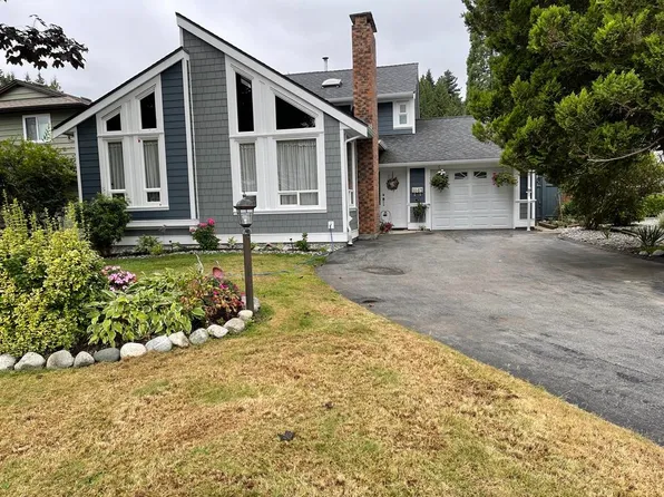 1063 Lombardy Dr, Pt Coquitlam, BC V3B 5P6