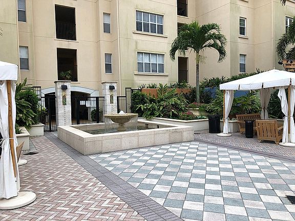 5th image of 100 4th Ave S APT 130
