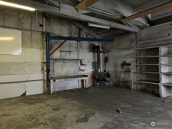 5th image of 8725 Dorothy Street NE