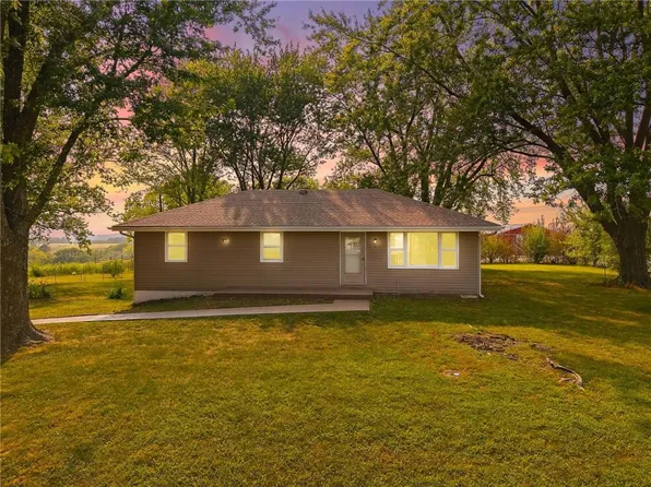 12154 Forrest Ln, Excelsior Springs, MO 64024