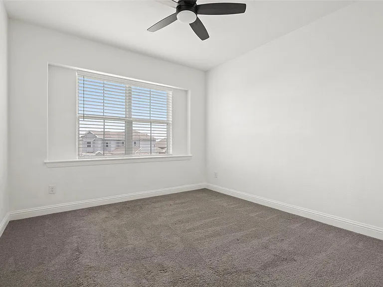 20700 Matts Cv — Photo 28