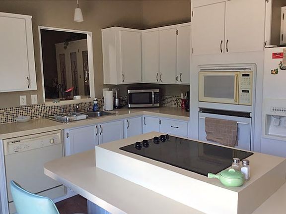 2nd image of 4021 Avenida Del Tura