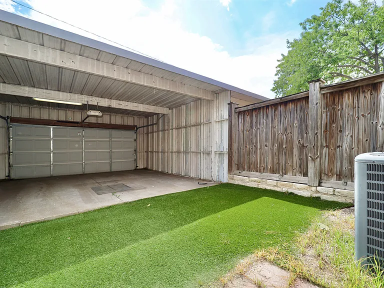 407 Josephine St — Photo 21