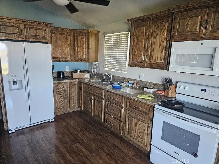 5180 Colorado River Rd — Photo 7
