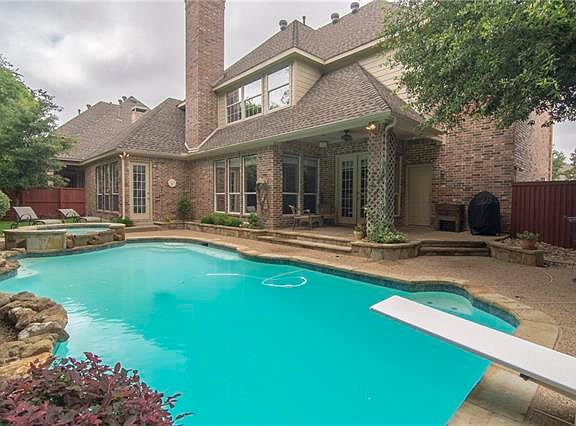 4th image of 1215 Sarita Dr