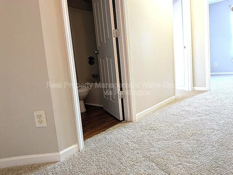 112 Graystar Rd — Photo 10
