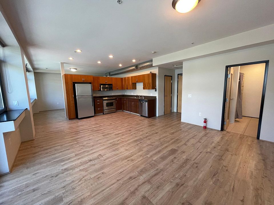 Living room & kitchen
