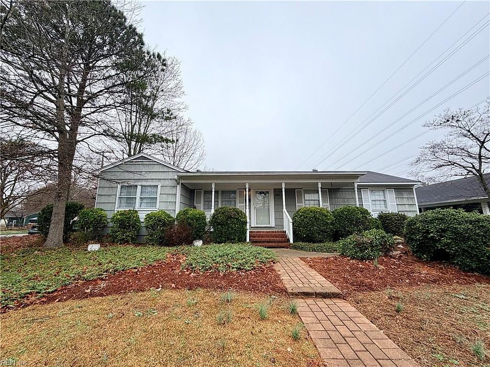 1st image of 220 Robinson Dr