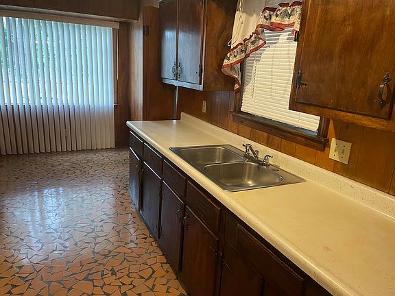 4th image of 3668 W Big Bend Dr