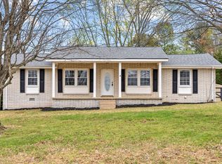 206 Hyndman Rd, Dickson, TN 37055