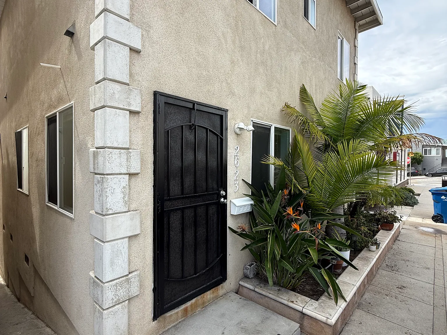 2623 Manhattan Ave — Photo 3