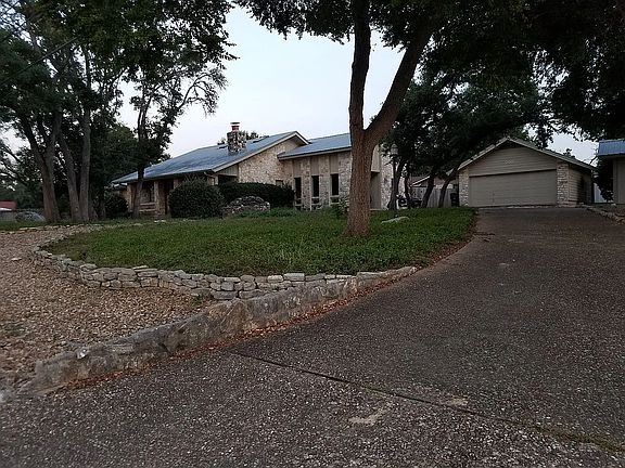 4th image of 2507 Chaparral Rd