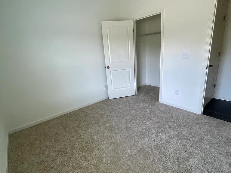 320 Koslin Loop — Photo 3