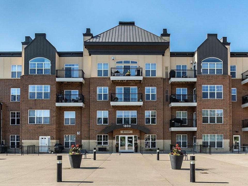 1st image of 1800 Graham Ave Unit 327