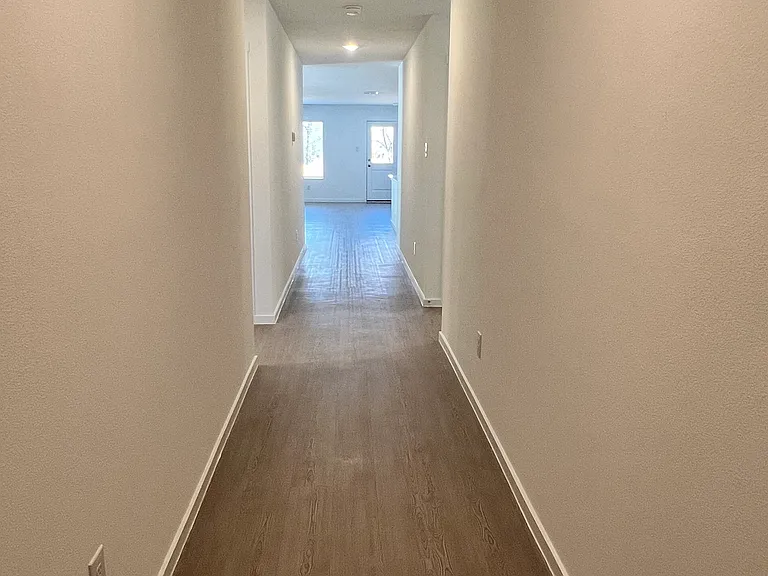 921 Mossycup St — Photo 2
