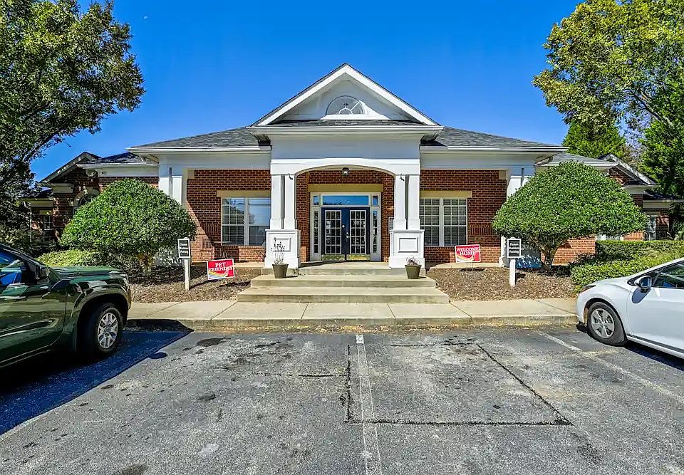 Building Photo 1
