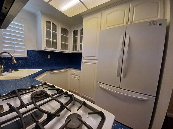 4th image of 151 Mediterranean Ave