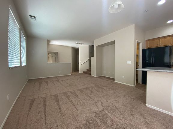 4th image of 25204 Crest Haven St Unit 3