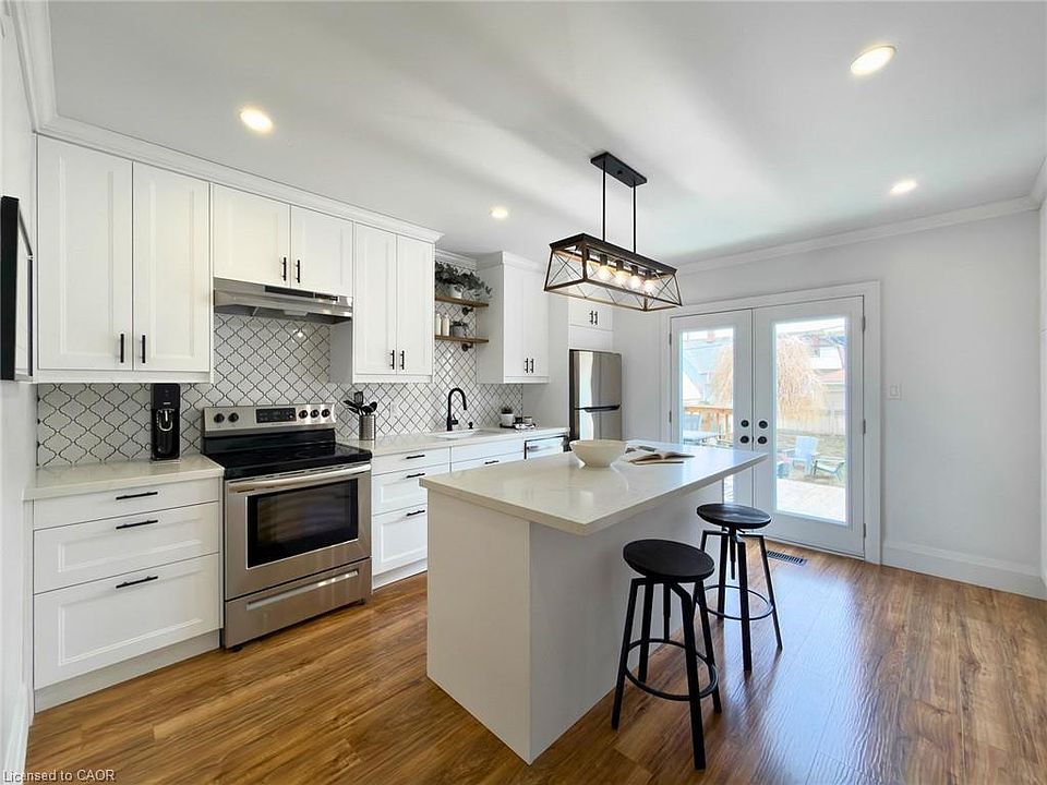 1st image of 138 Cavell Ave