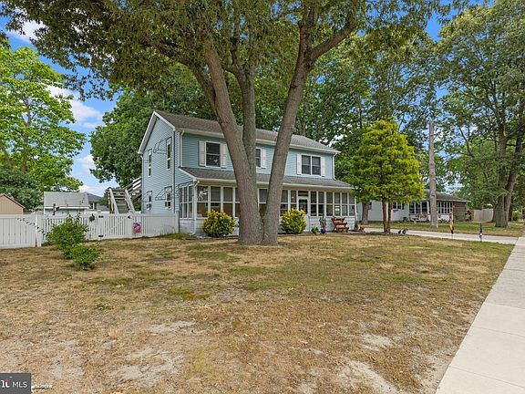 2nd image of 9 Carlton Dr