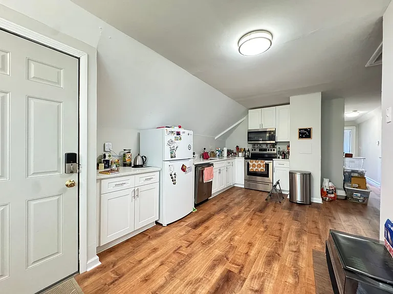 56 Hillside Pl #4 — Photo 6