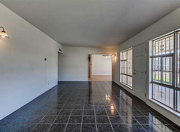 3rd image of 5111 Trew Ct