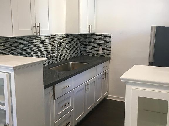4th image of 800 17th St