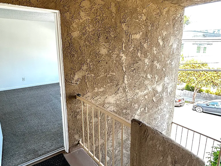 606 Raymond Ave #4 — Photo 3