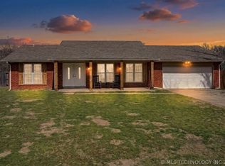 21819 W 12th St S, Sand Springs, OK 74063