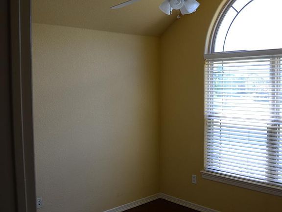 4th image of 2886 N Hay Meadows Ave