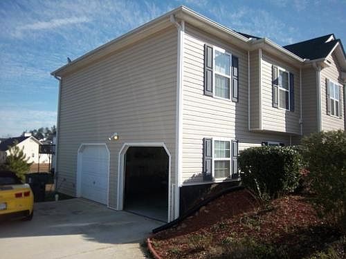 3rd image of 102 Weatherford Way