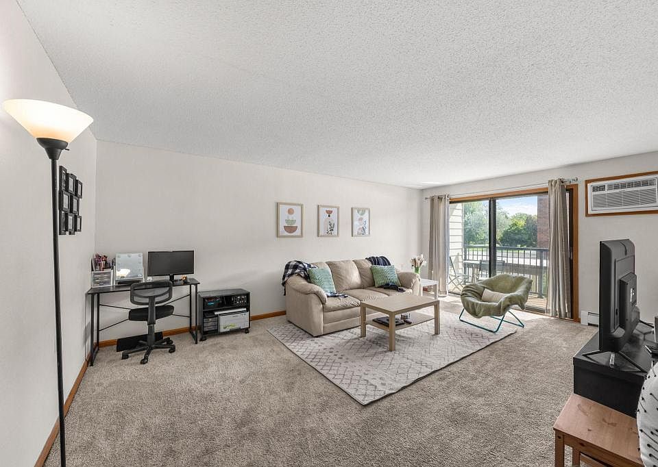 1st image of 4 Pine Tree Dr APT 212