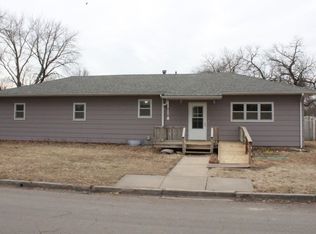 439 NE 5th St, Abilene, KS 67410
