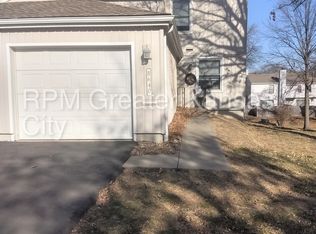8640 W 109th St, Overland Park, KS 66210