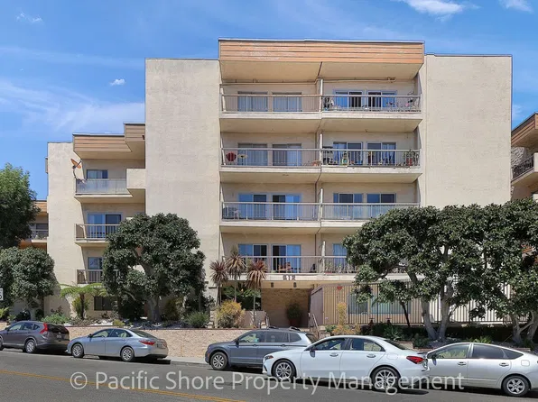612 S Barrington Ave APT 215, Los Angeles, CA 90049