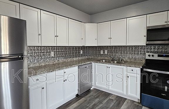 5th image of 1230 E Balview Ave Unit A