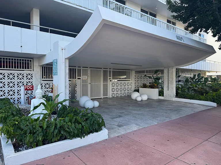 401 Ocean Dr #518 — Photo 16