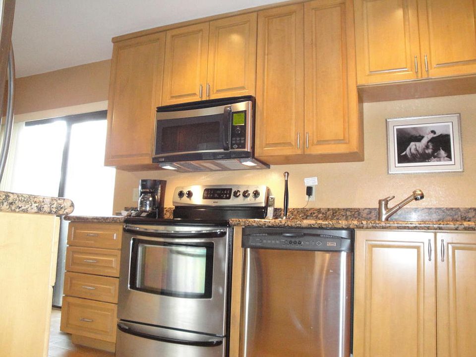 1st image of 14 Stratford Dr APT A
