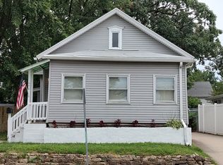 406 W Wood St, Bloomington, IL