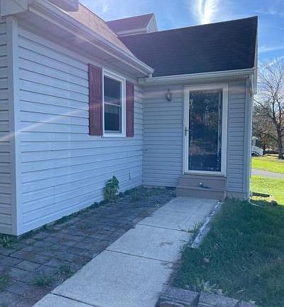 3rd image of 92 Oak Bottom Rd