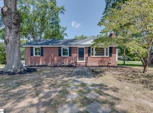 100 Crestmere Ln, Taylors, SC 29687