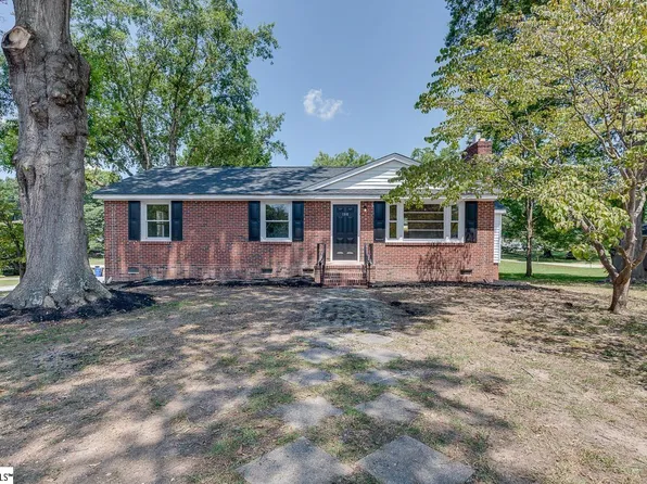 100 Crestmere Ln, Taylors, SC 29687