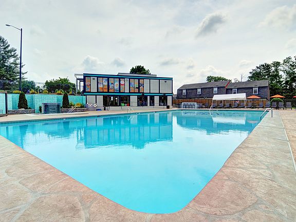 Clubhouse & Pool