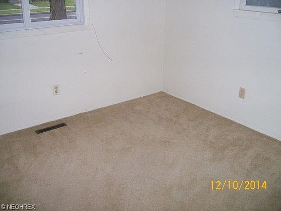 2nd image of 121 E Lorain St